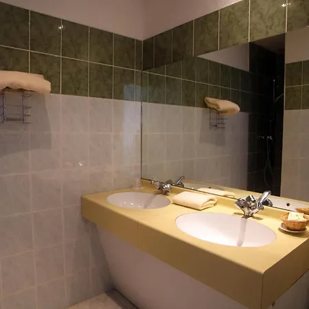 Le Relais De Hotel 2*